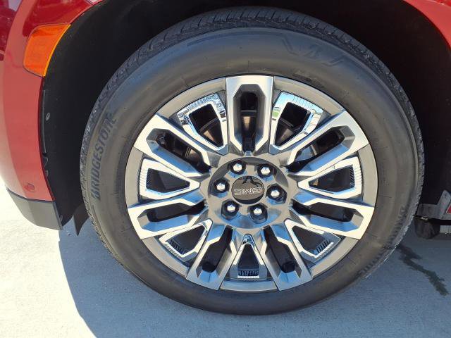 Used 2024 GMC Yukon Denali Ultimate AWD/4WD image 22