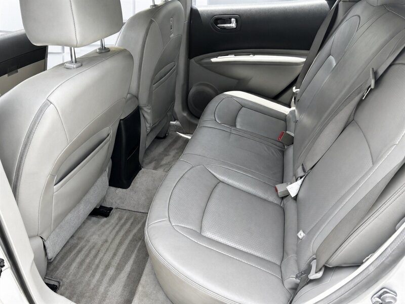 Used 2009 Nissan Rogue SL w/ Premium Pkg AWD/4WD image 10