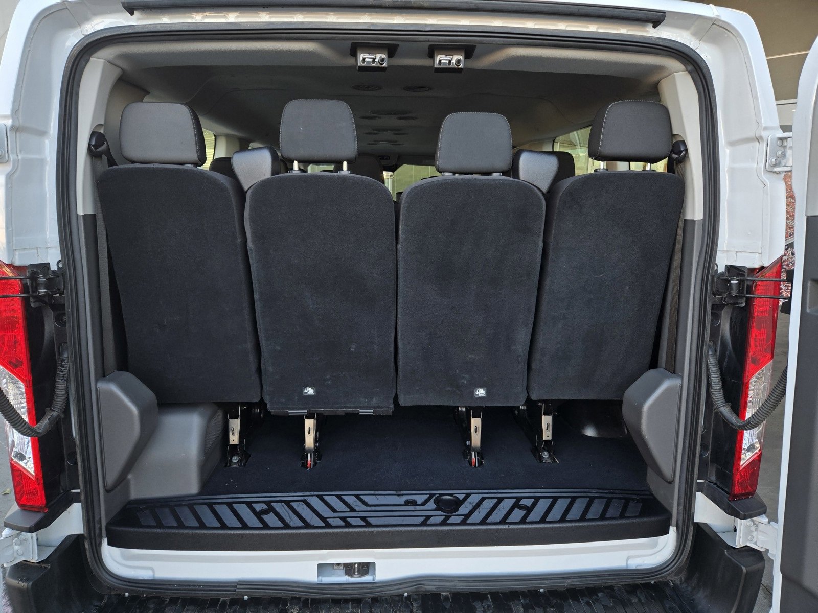 Used 2023 Ford Transit 350 XLT image 24