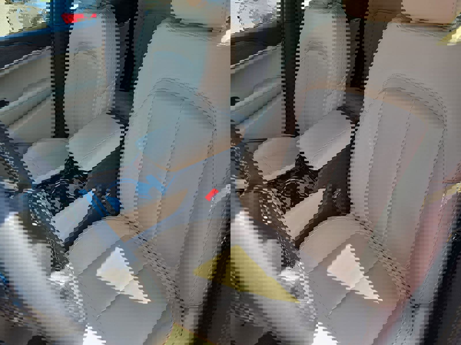 Used 2023 Jeep Grand Cherokee Limited w/ Black Appearance Package image 17