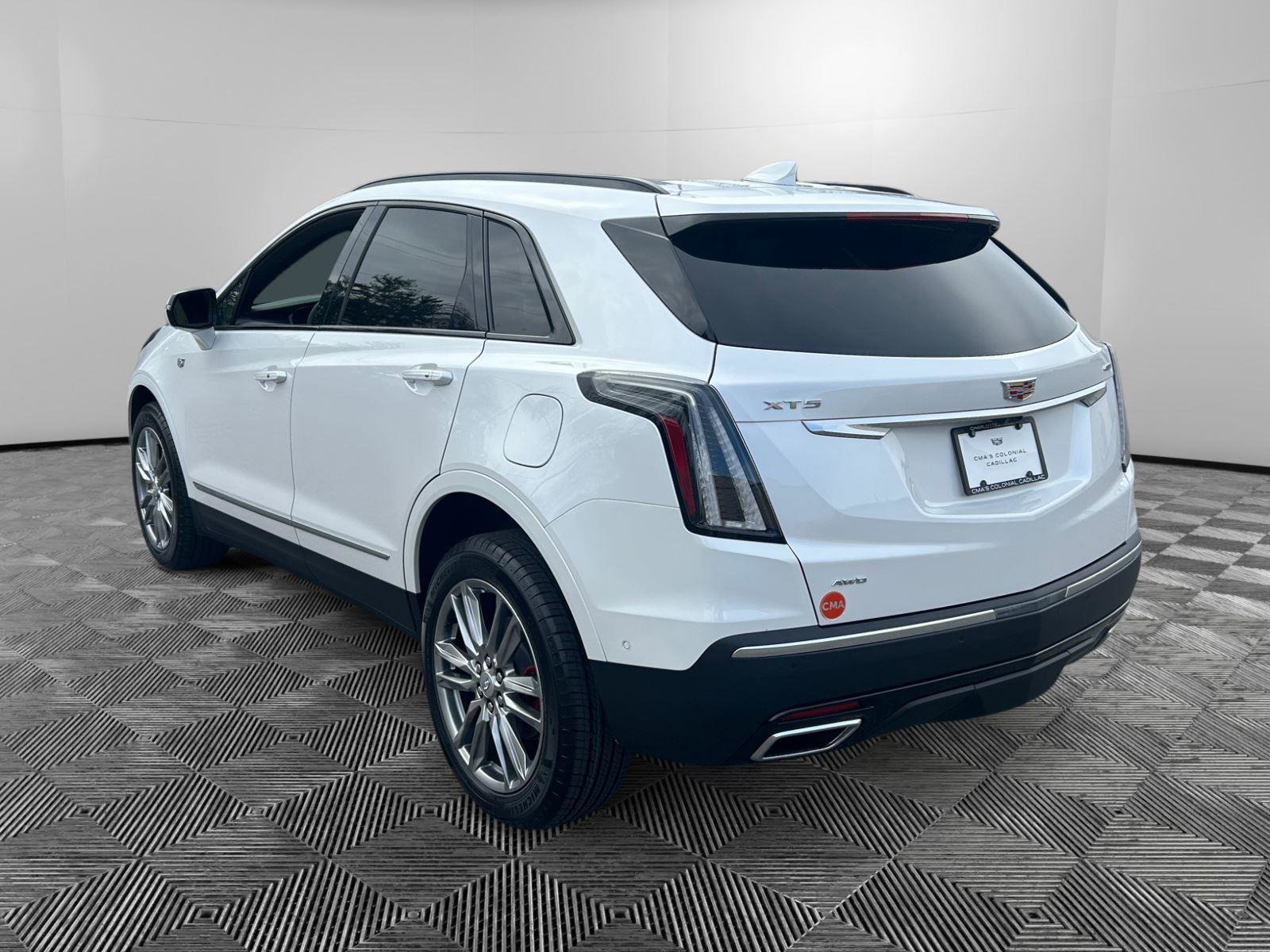 New 2026 Cadillac XT5 Sportv w/ LPO, Floor Liner Package image 3