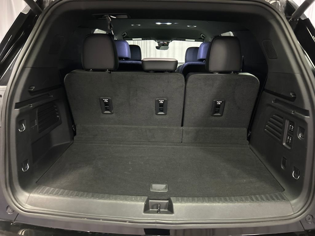 Used 2024 Chevrolet Traverse RS image 24