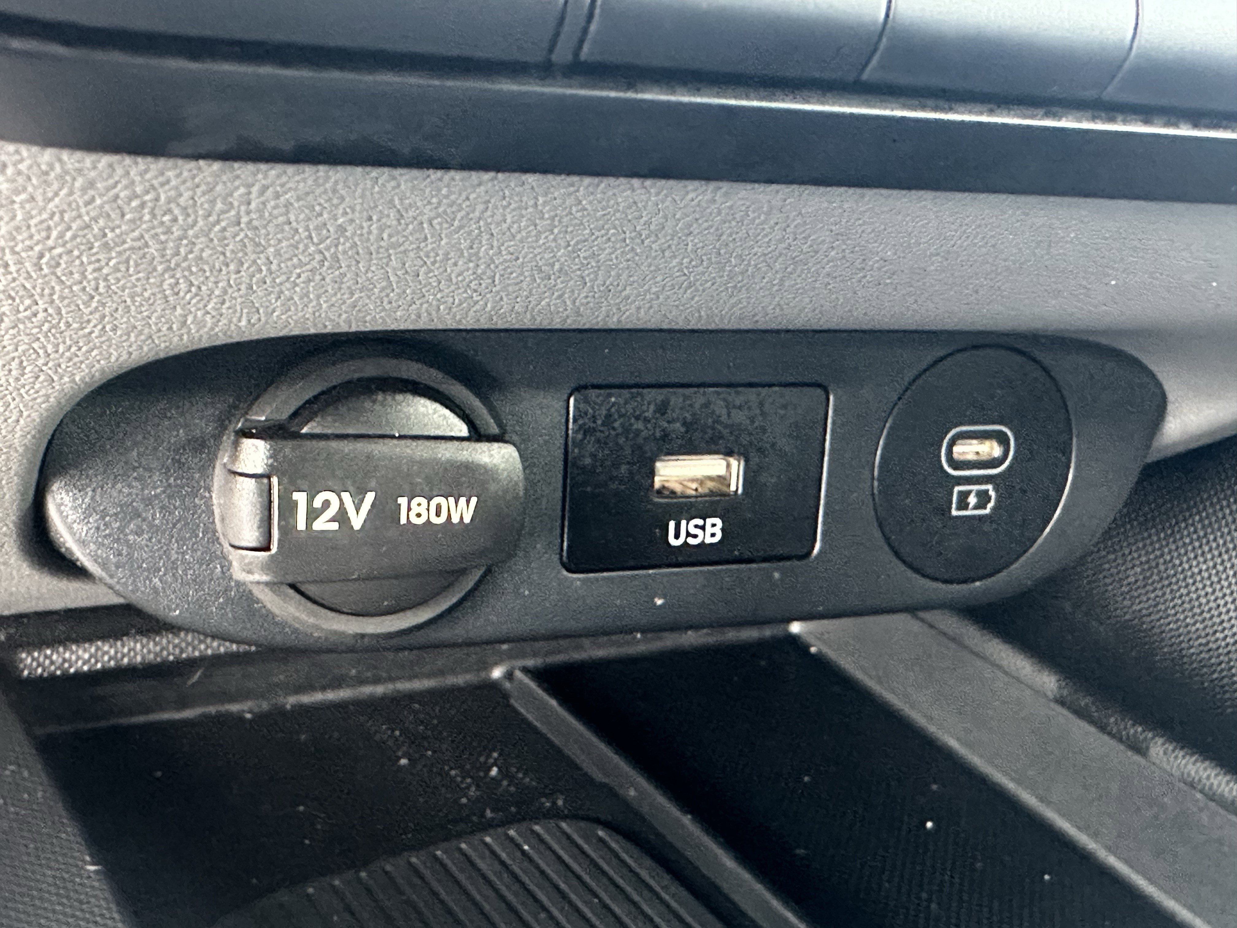 Used 2025 Hyundai Elantra Sport FWD image 31