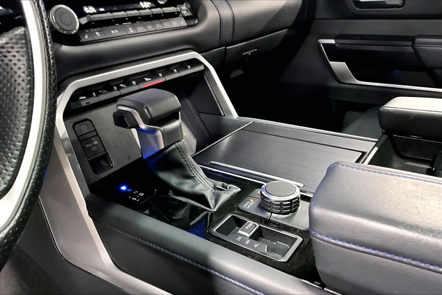 Used 2023 Toyota Tundra Platinum AWD/4WD image 17