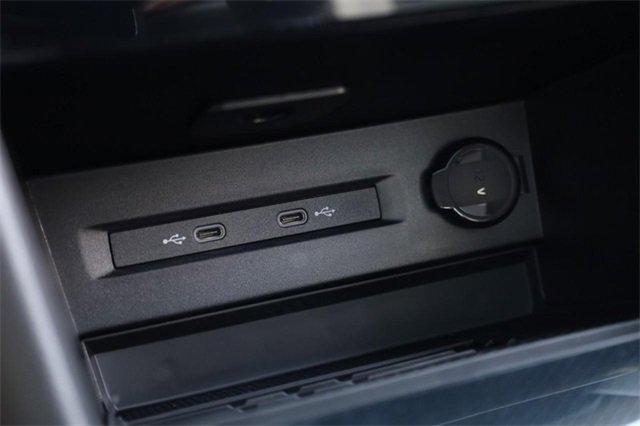 New 2025 Volkswagen Taos SEL image 17