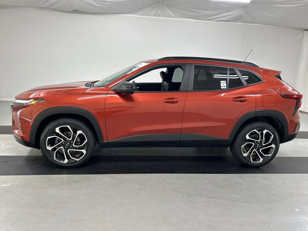 Used 2024 Chevrolet Trax RS w/ Driver Confidence Package FWD image 6