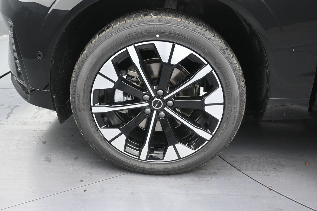 New 2026 Volvo XC60 B5 Plus AWD/4WD image 9