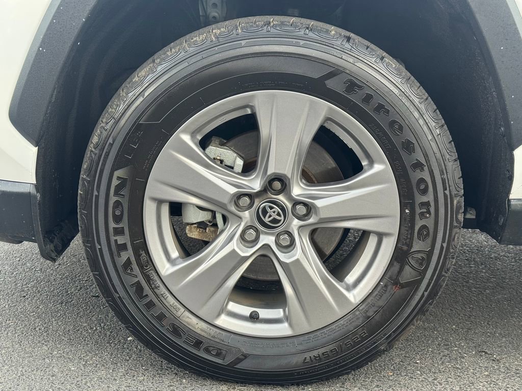 Used 2025 Toyota RAV4 LE image 10