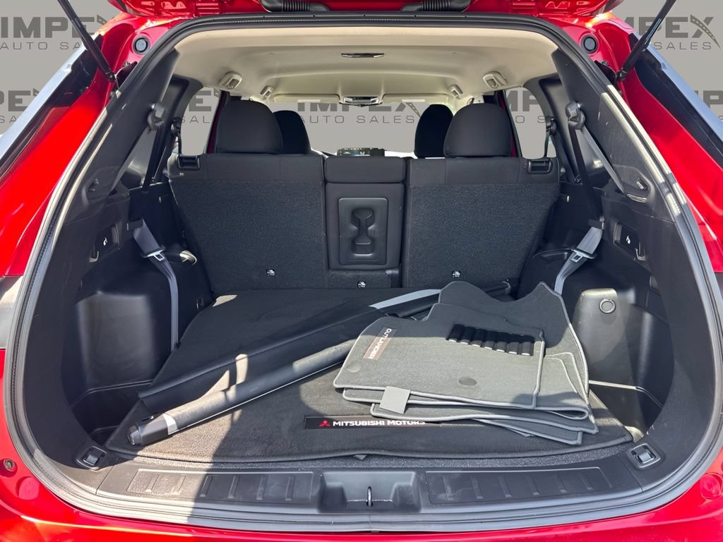 Used 2025 Mitsubishi Outlander ES FWD image 26