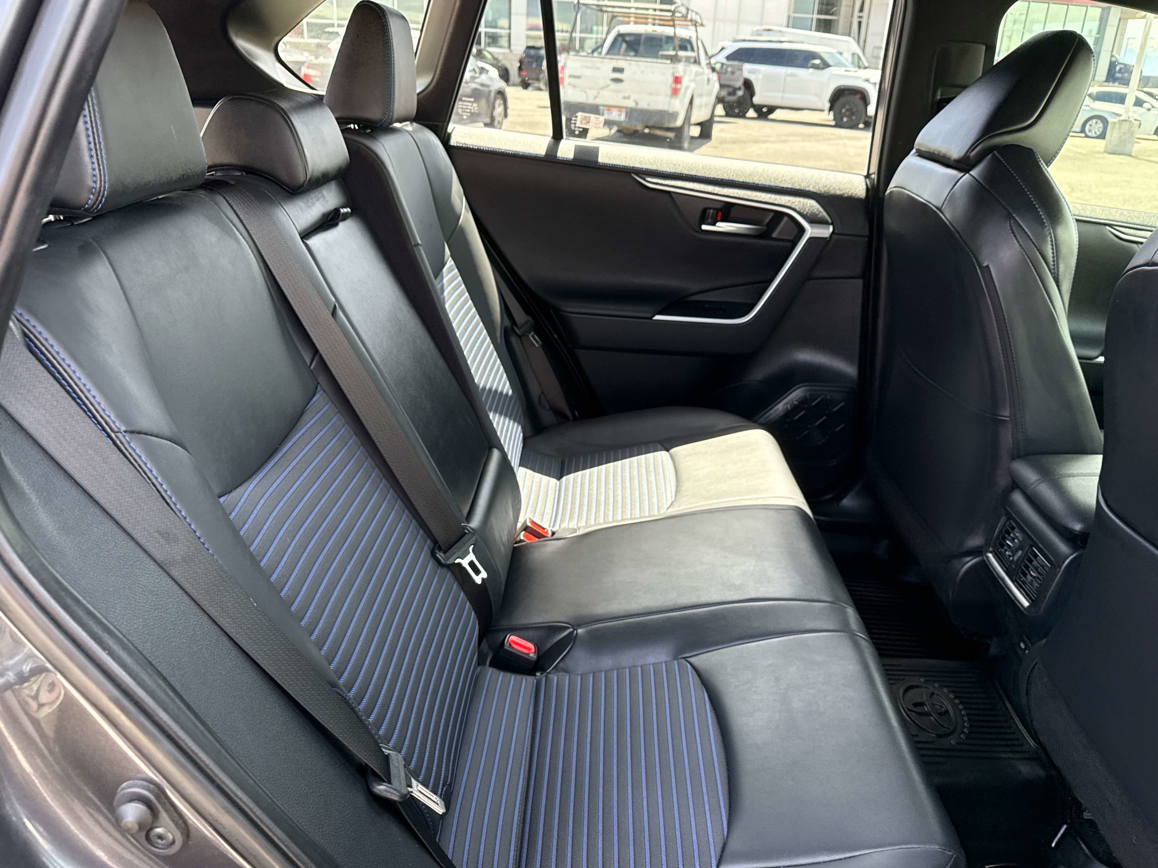 Used 2023 Toyota RAV4 XSE AWD/4WD image 16