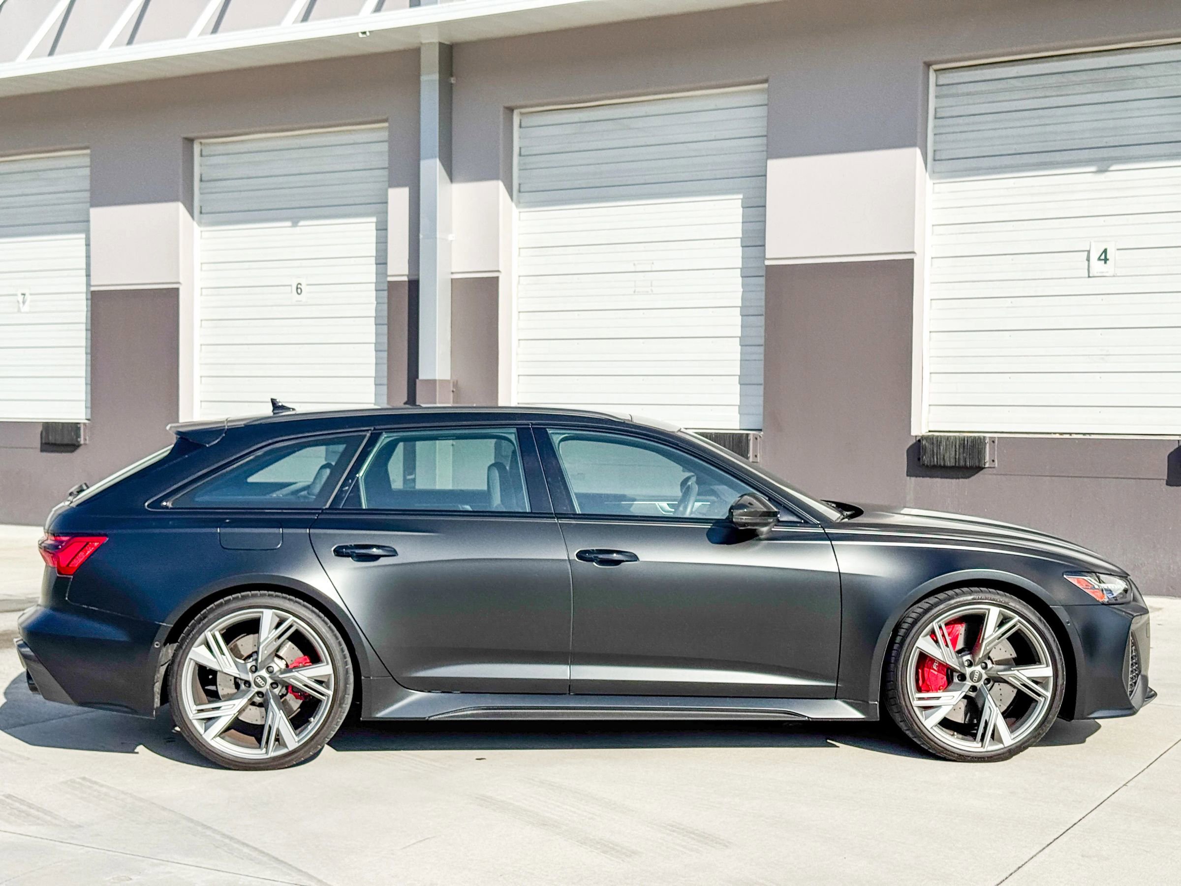 Used 2023 Audi RS 6 w/ Carbon Optic Package image 7