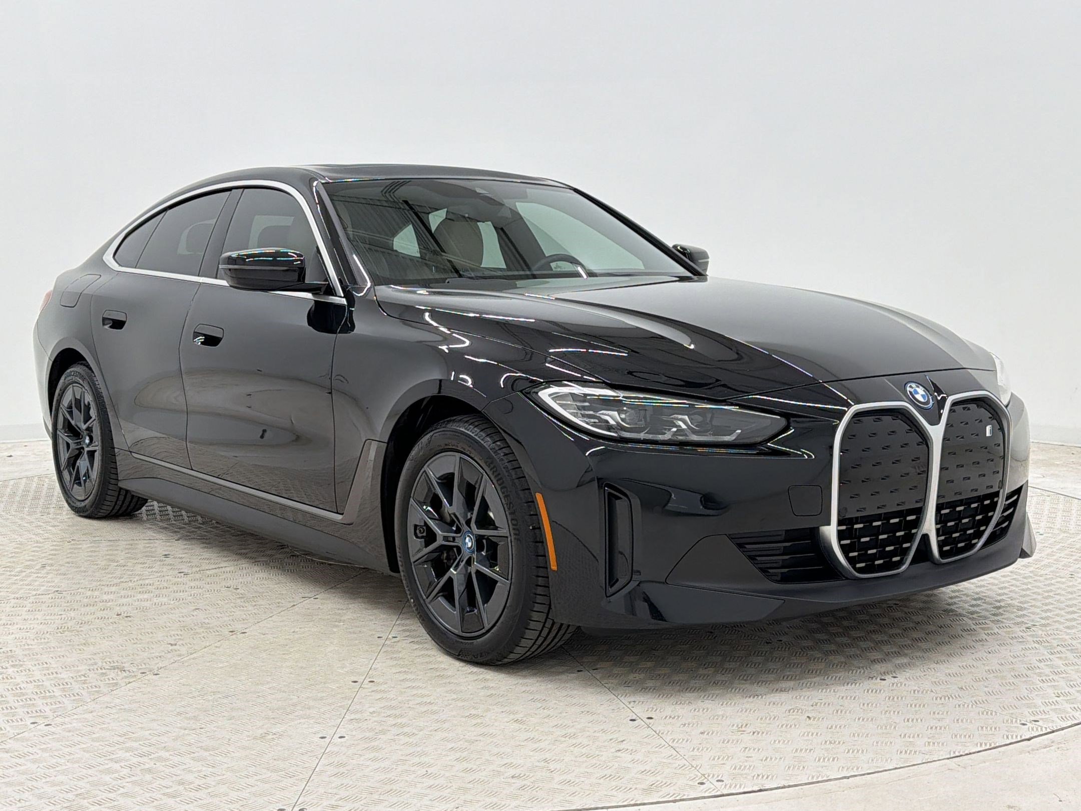 Used 2023 BMW i4 eDrive35 w/ Premium Package image 7