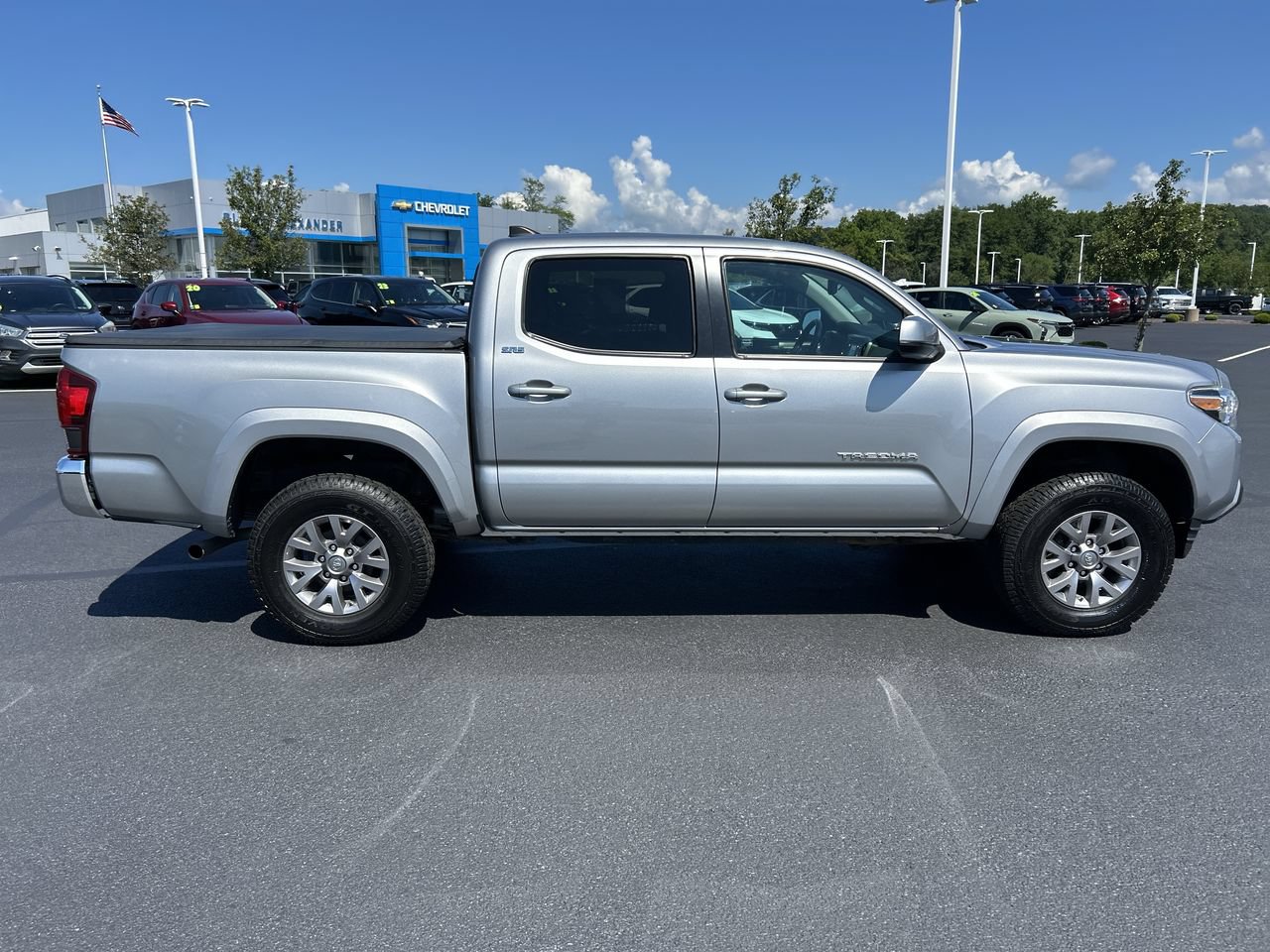Used 2019 Toyota Tacoma SR5 AWD/4WD image 8