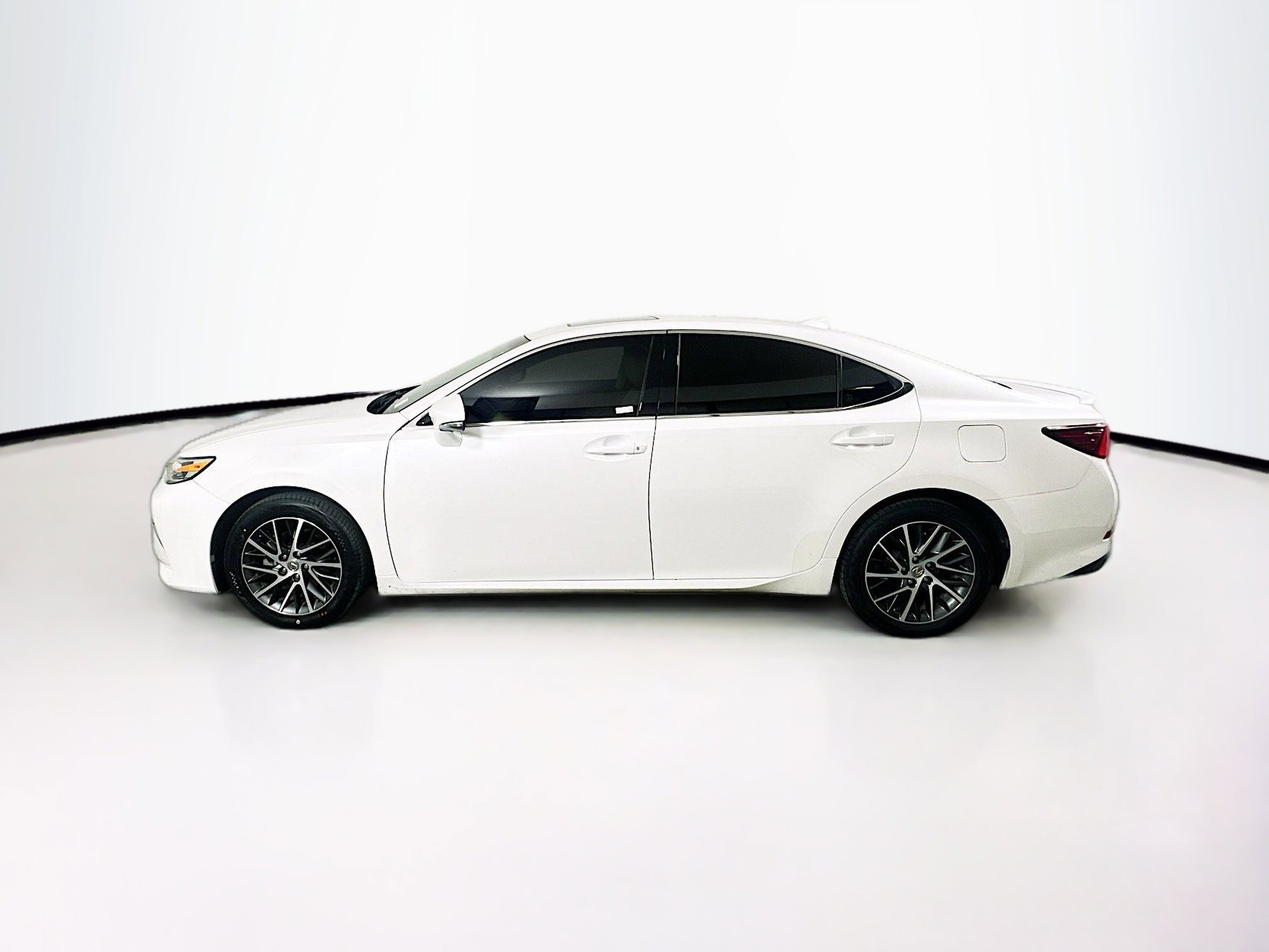 Used 2017 Lexus ES 350 image 4