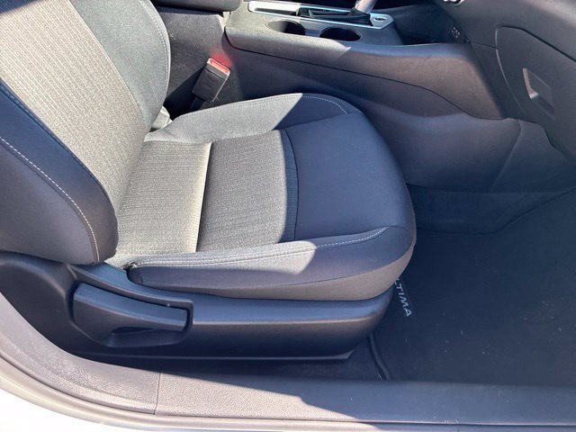 Used 2025 Nissan Altima 2.5 S FWD image 11