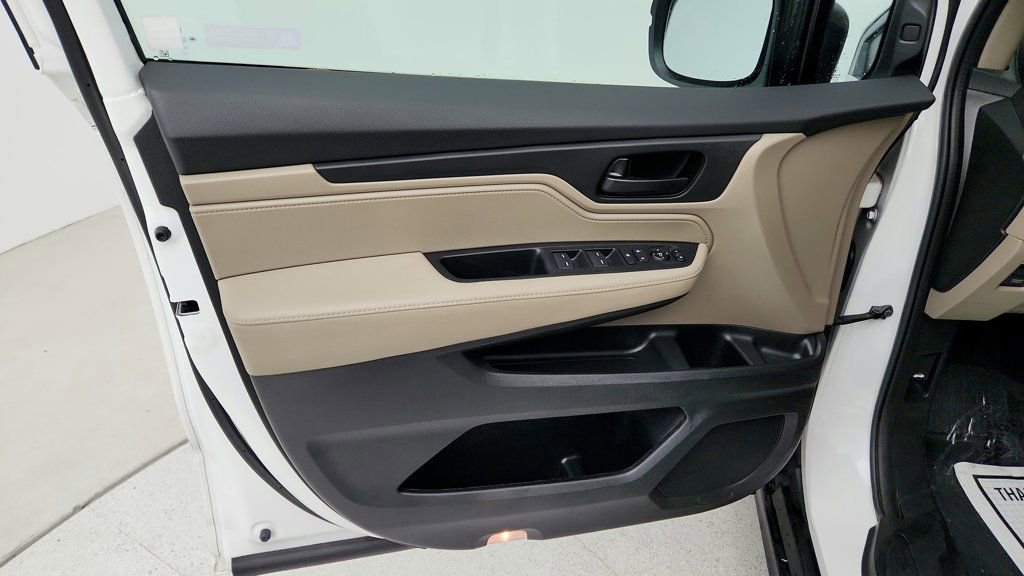 Used 2023 Honda Odyssey EX image 10