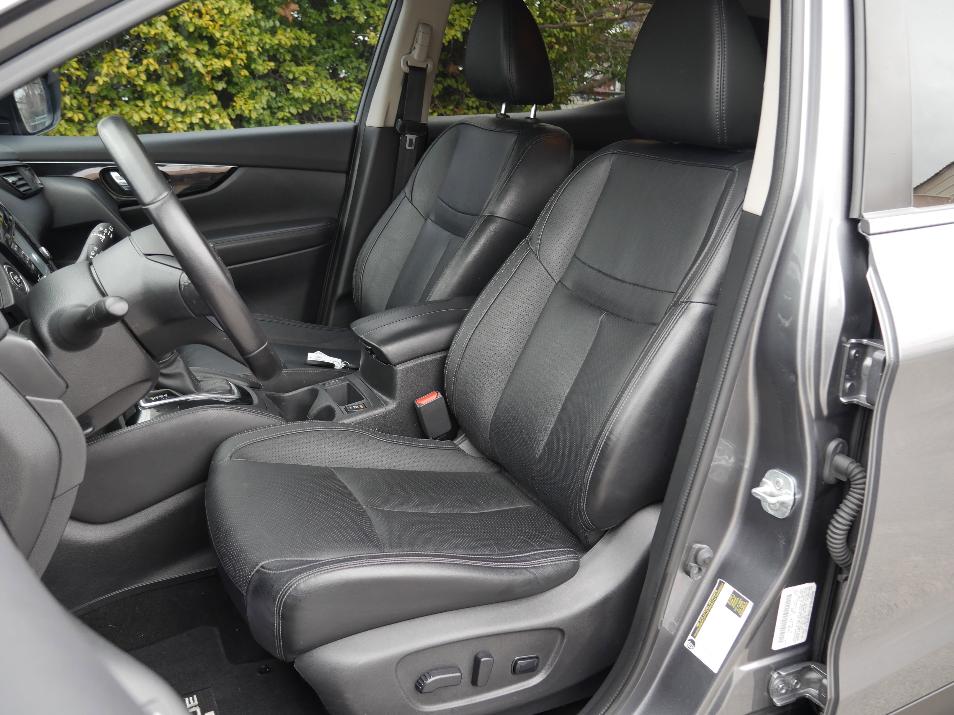 Used 2017 Nissan Rogue Sport SL image 31