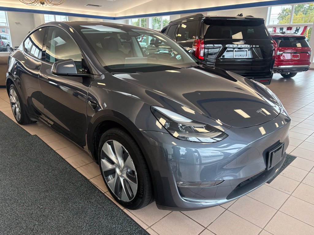 Used 2023 Tesla Model Y Long Range AWD/4WD image 9