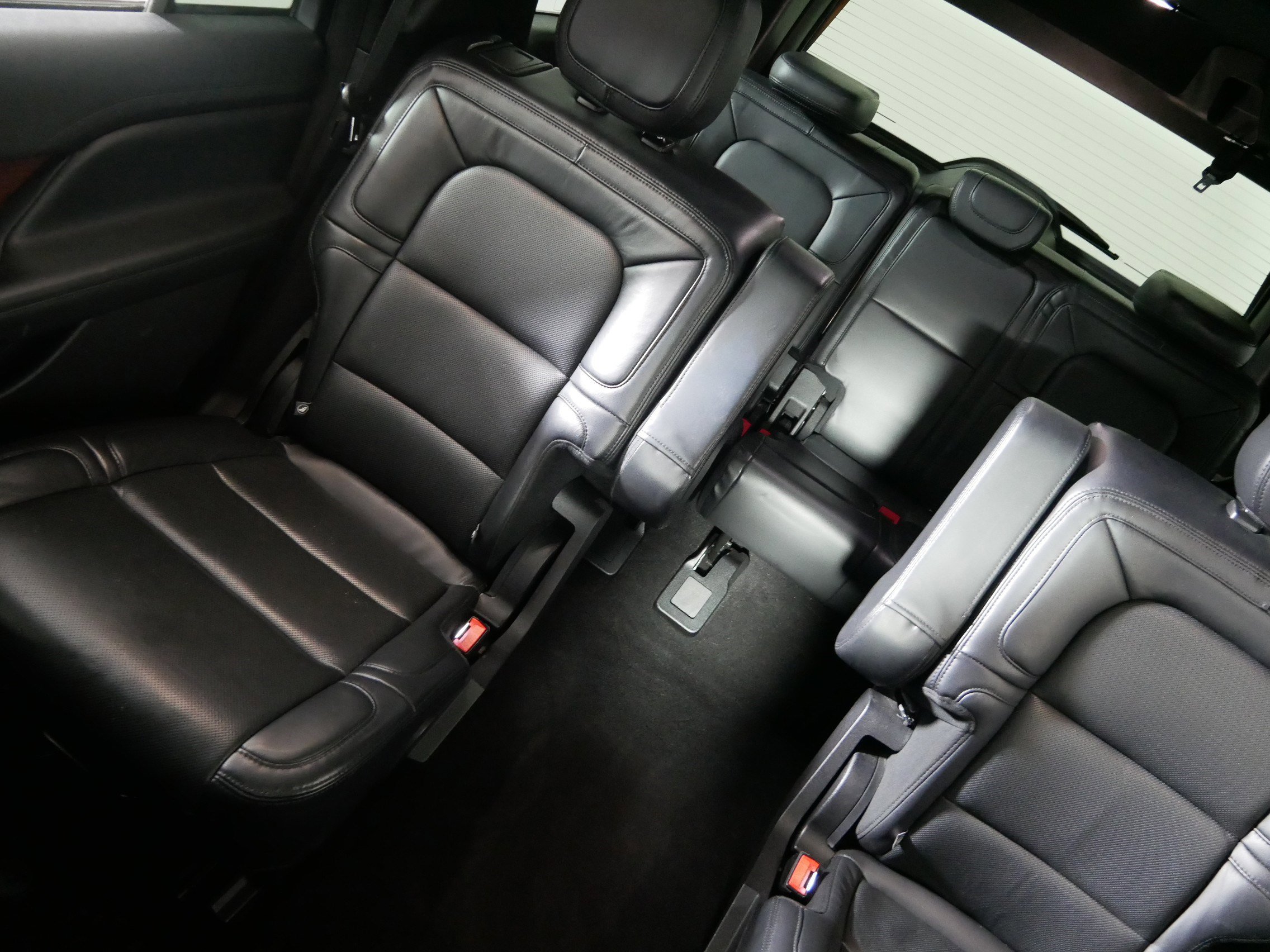 Used 2020 Lincoln Navigator Reserve w/ Equipment Group 208A Reserve image 12