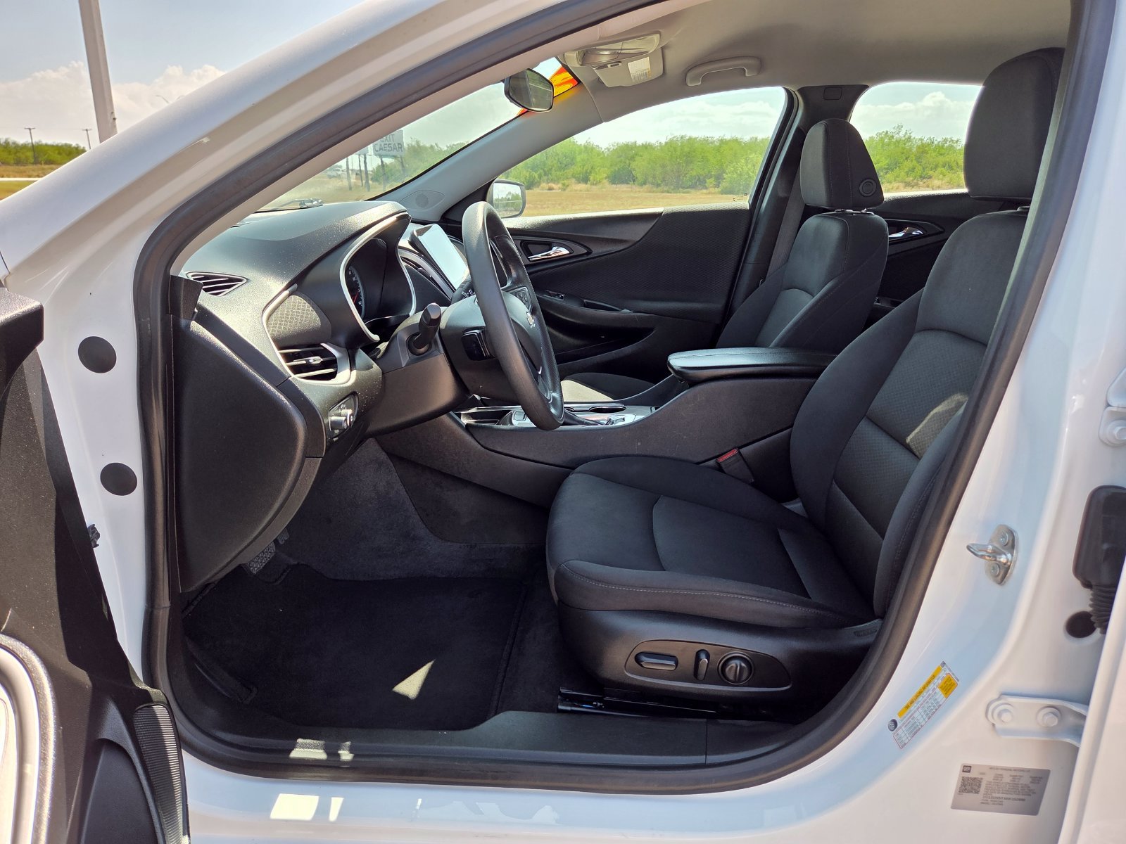 Used 2024 Chevrolet Malibu LT FWD image 17