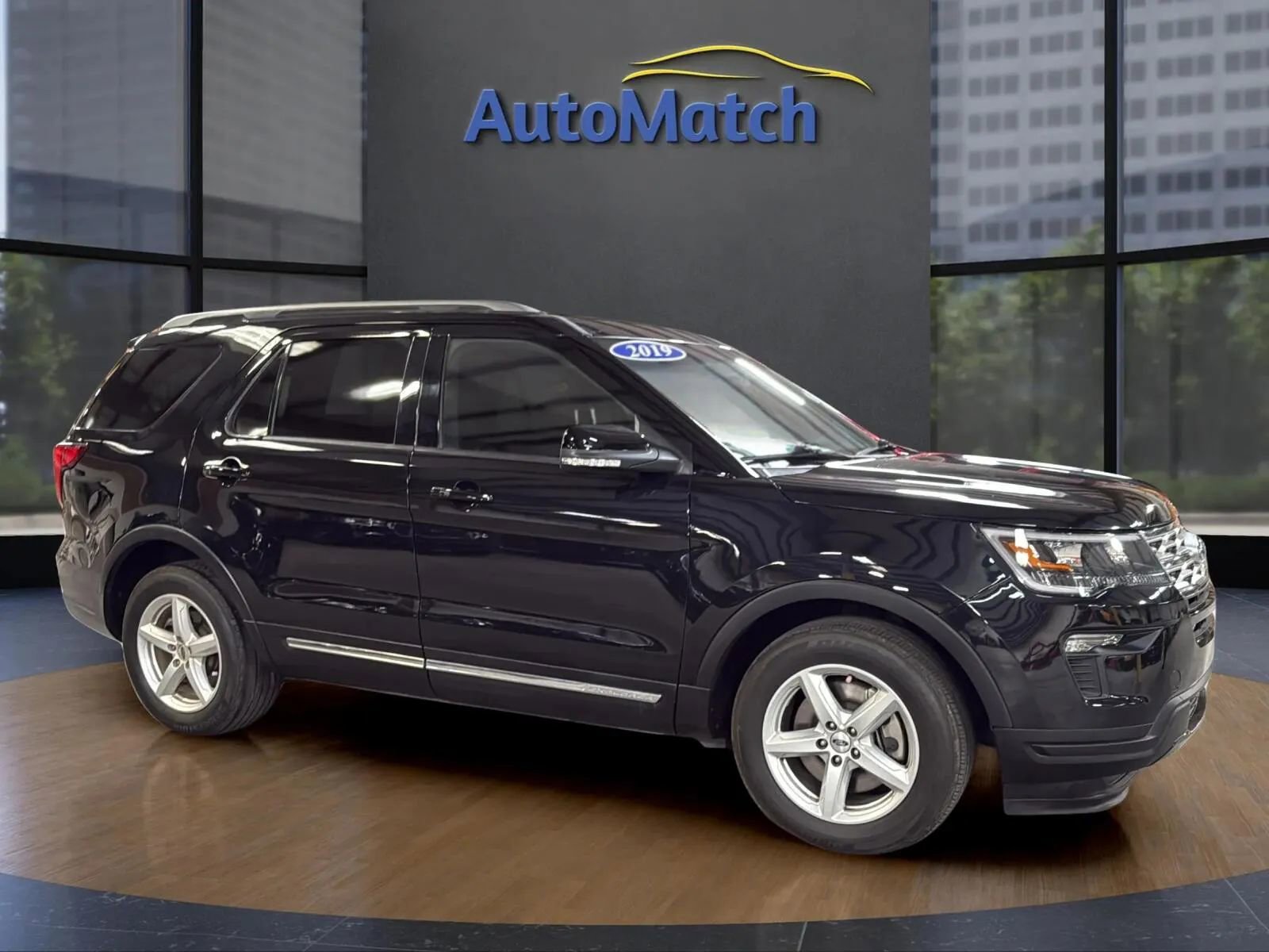 Used 2019 Ford Explorer XLT w/ Equipment Group 201A FWD image 12