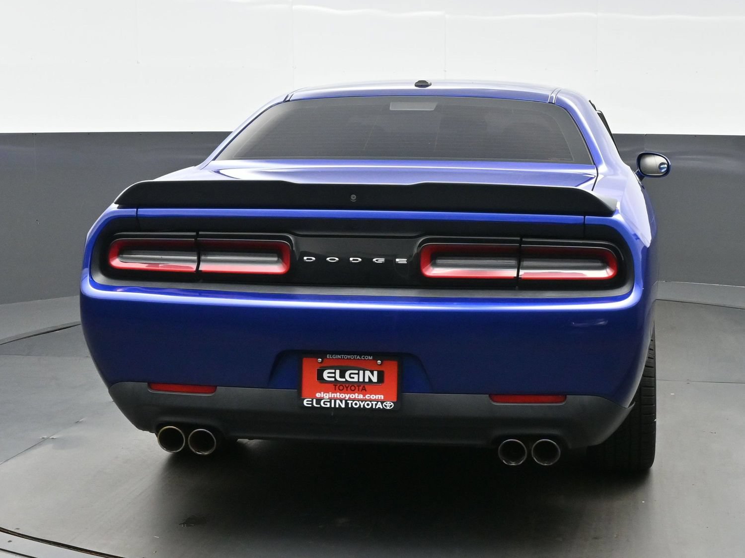 Used 2018 Dodge Challenger SXT w/ Blacktop Package RWD image 5