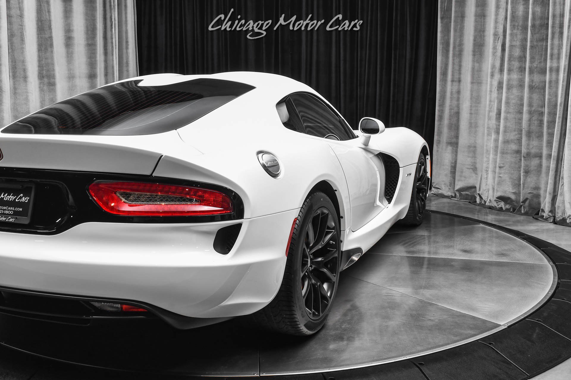 Used 2013 SRT Viper GTS w/ GTS Laguna Interior Pkg image 33