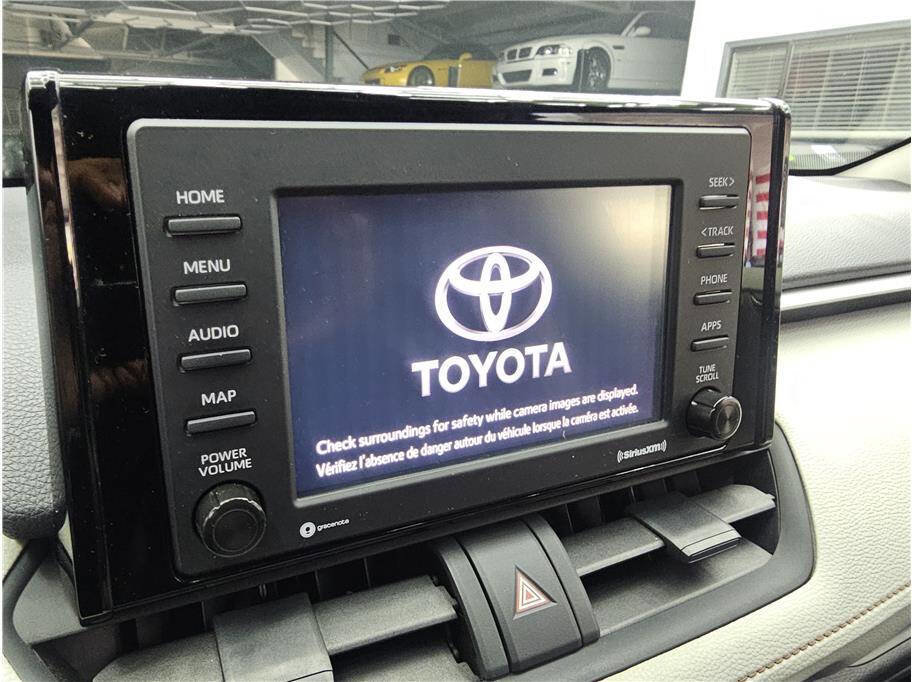 Used 2020 Toyota RAV4 XLE image 16
