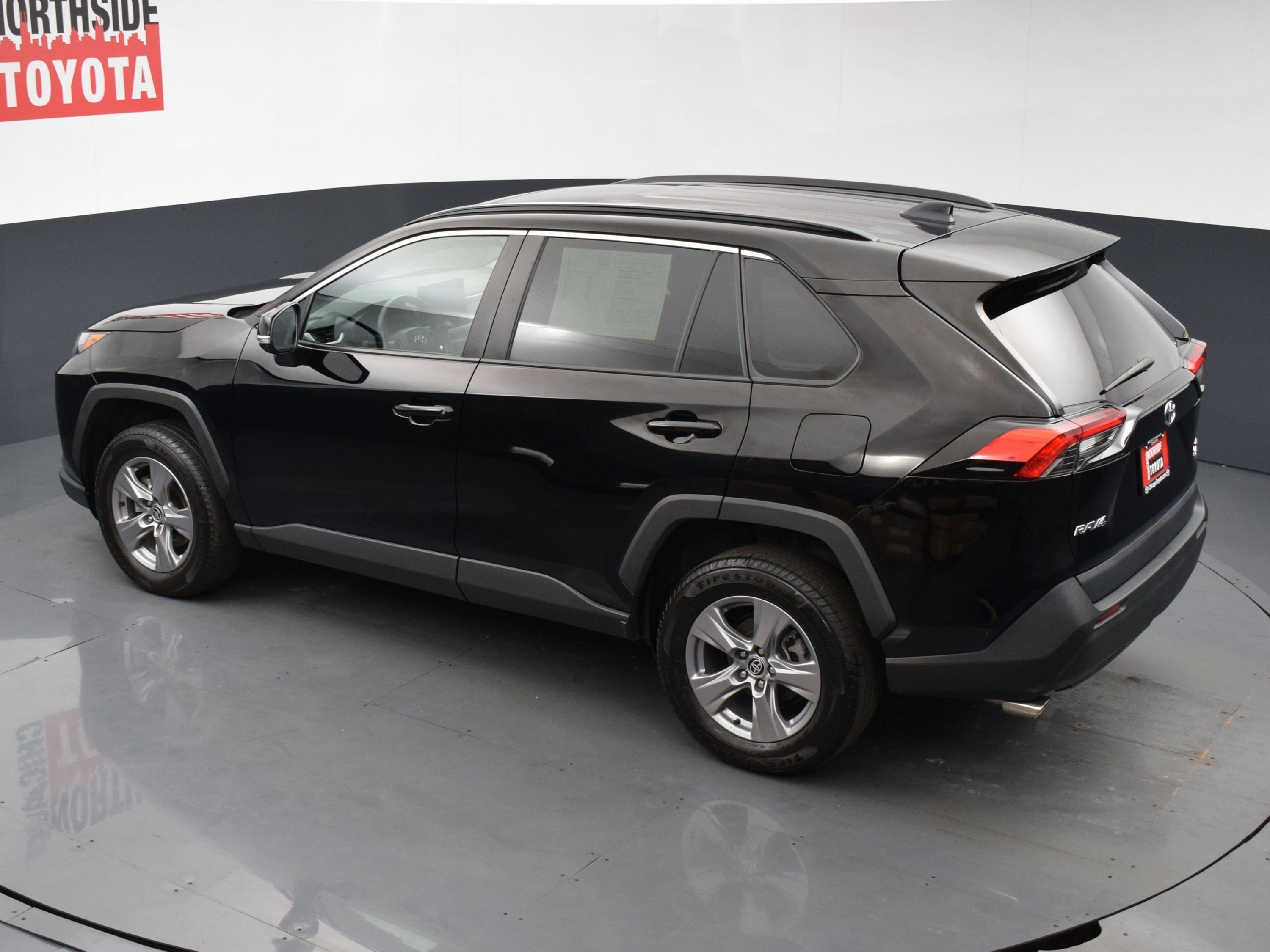 Used 2022 Toyota RAV4 XLE w/ Convenience Package AWD/4WD image 21