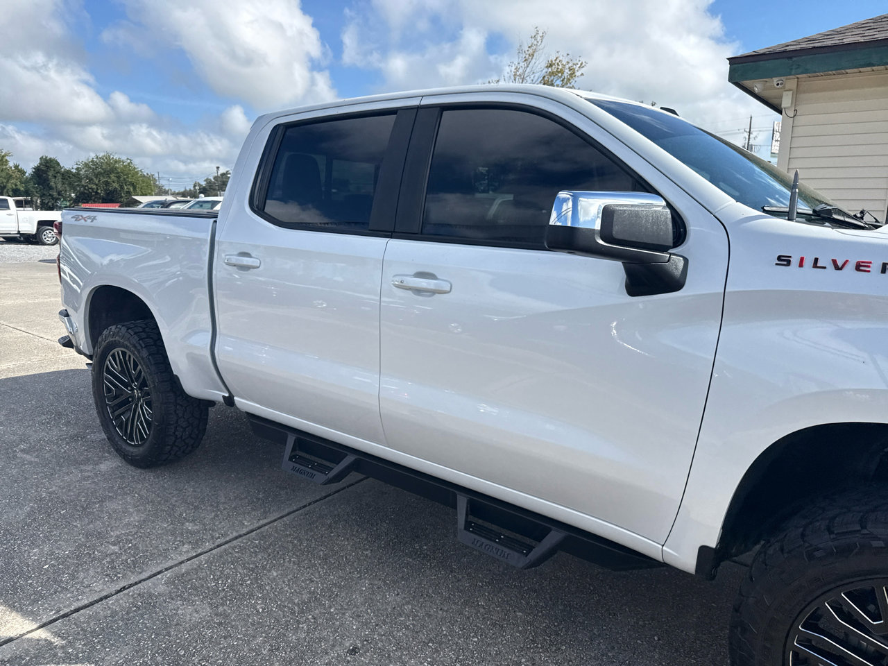 Used 2019 Chevrolet Silverado 1500 LT w/ Texas Edition image 10
