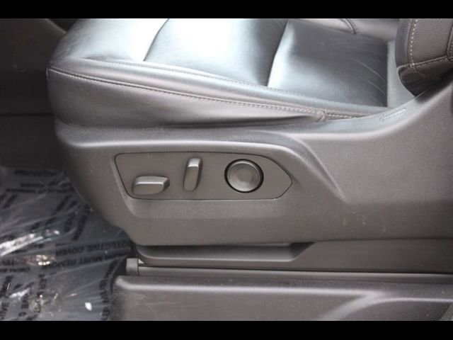 Used 2021 Chevrolet Suburban LT AWD/4WD image 16
