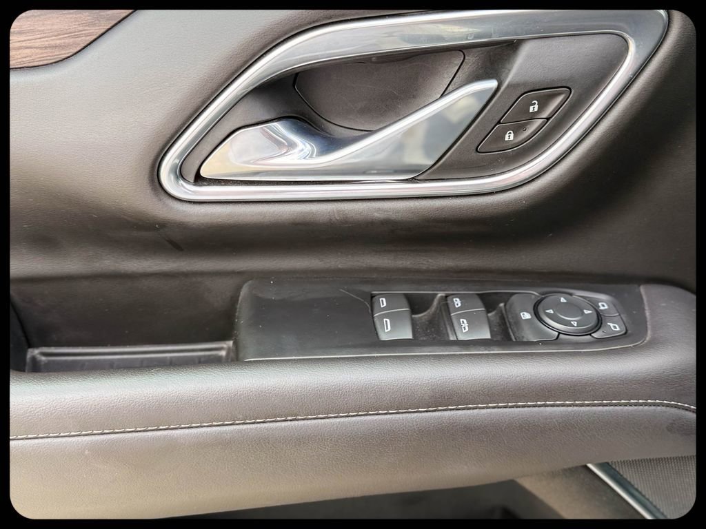 Used 2021 Chevrolet Suburban 2WD image 21