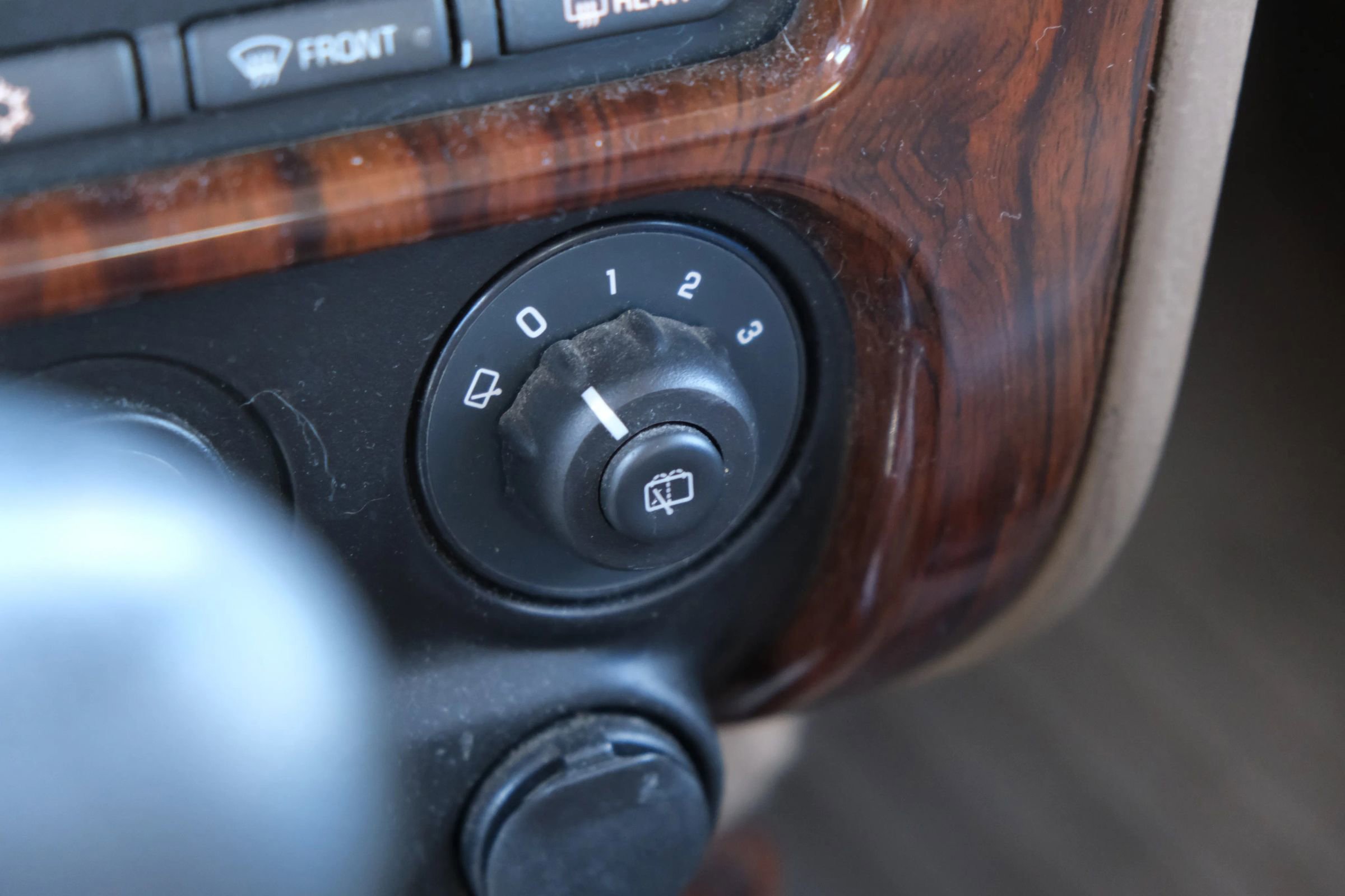 Used 2003 GMC Envoy SLT image 30