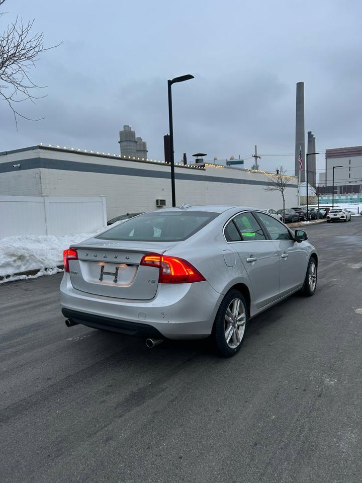 Used 2012 Volvo S60 T5 image 8