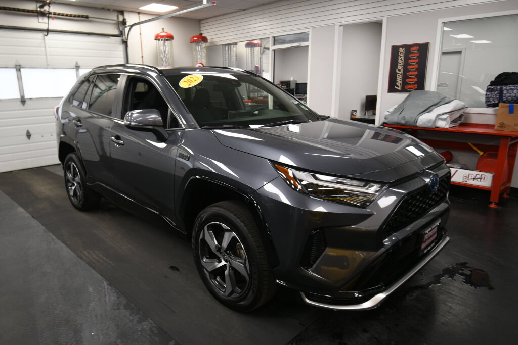 Used 2023 Toyota RAV4 SE w/ Weather & Moonroof Package AWD/4WD image 2