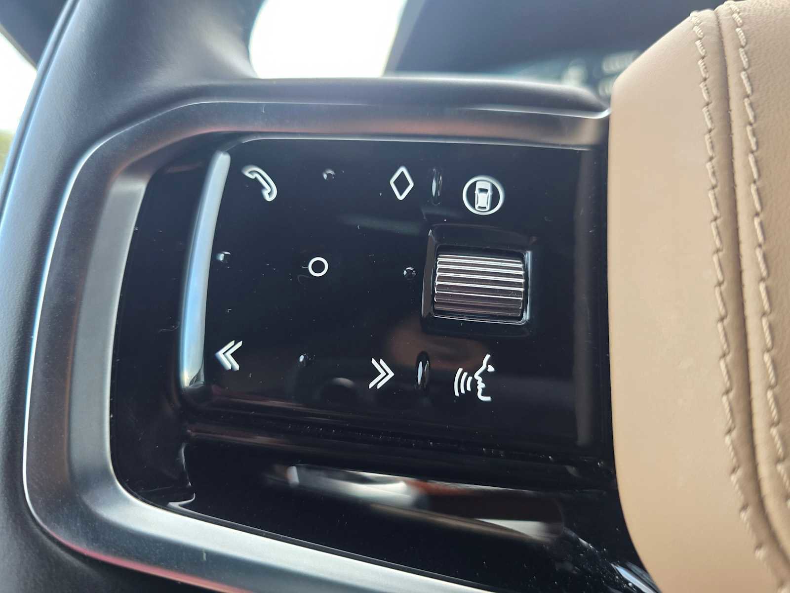 Certified 2025 Land Rover Range Rover Sport SE image 33