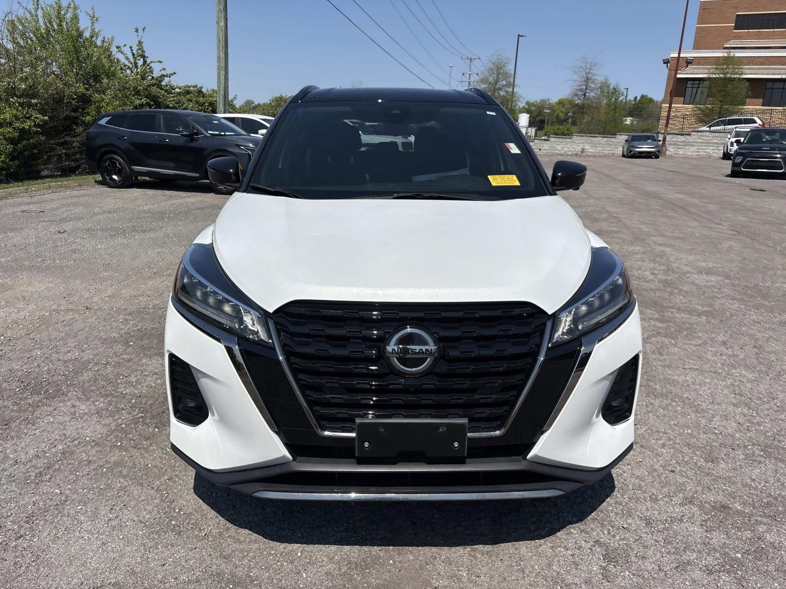 Used 2021 Nissan Kicks SR image 2