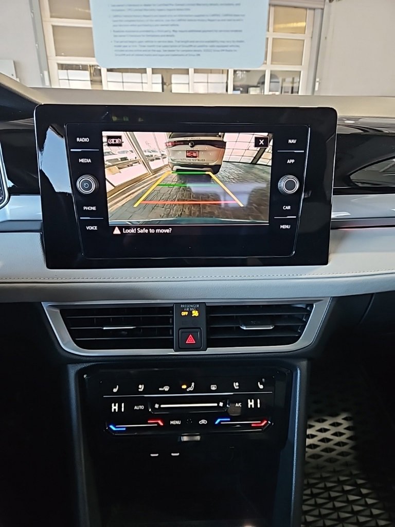 Used 2025 Volkswagen Taos SEL image 31