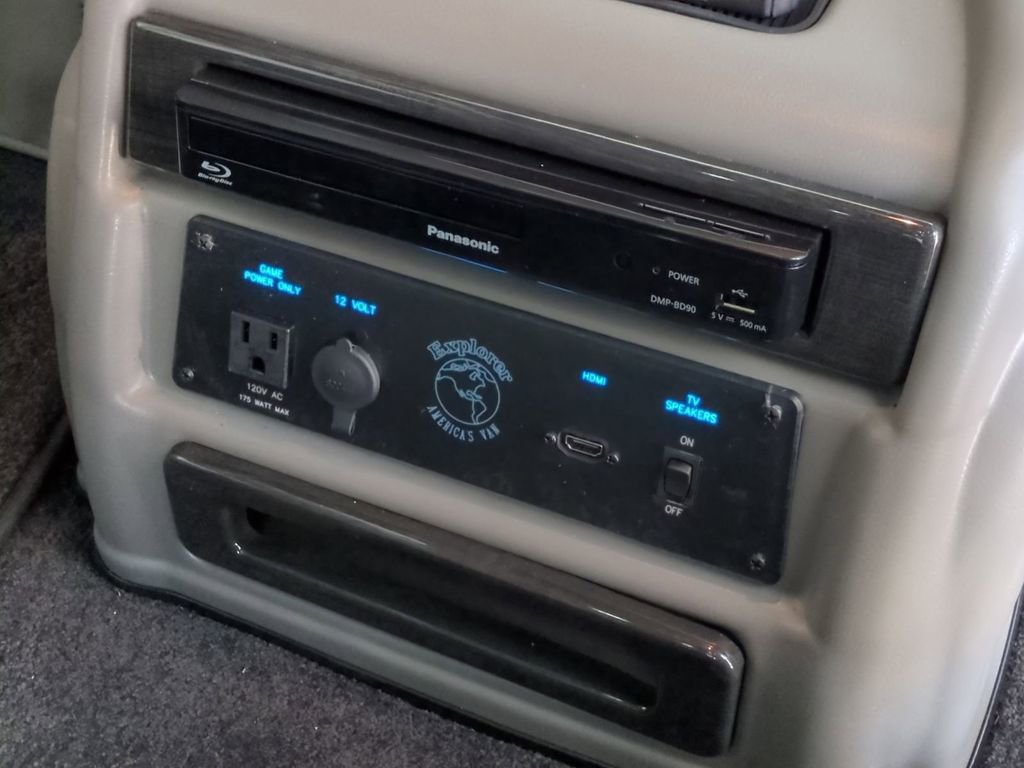 New 2025 GMC Savana 2500 Extended w/ Driver Convenience Package image 21