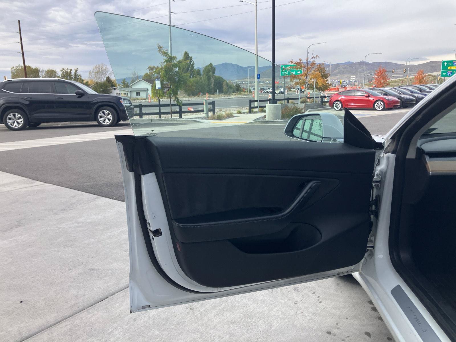 Used 2018 Tesla Model 3 Long Range AWD/4WD image 11