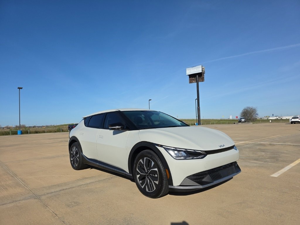 Used 2024 Kia EV6 Light image 3