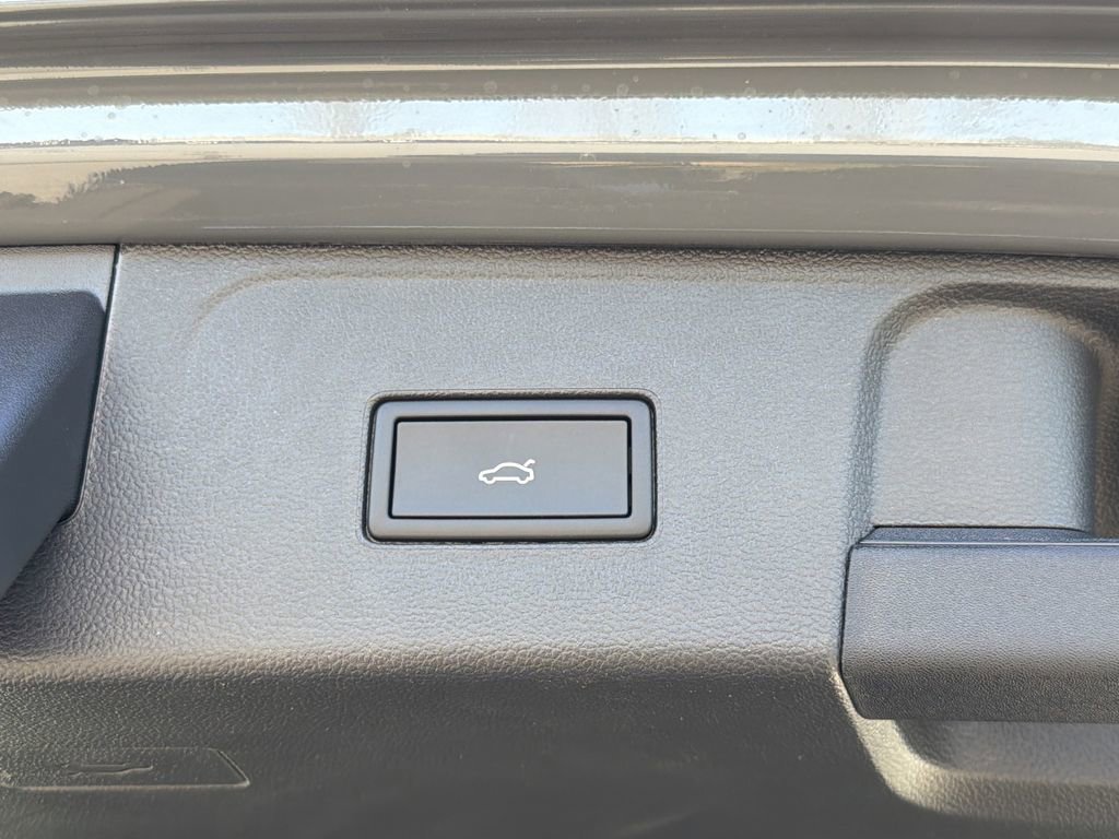 New 2026 Volkswagen Atlas SEL image 17