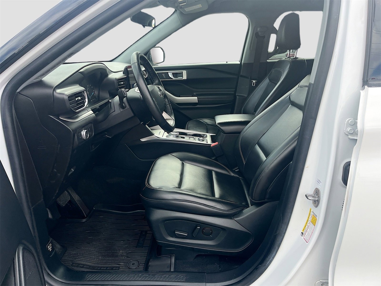 Used 2021 Ford Explorer XLT w/ Equipment Group 202A image 22