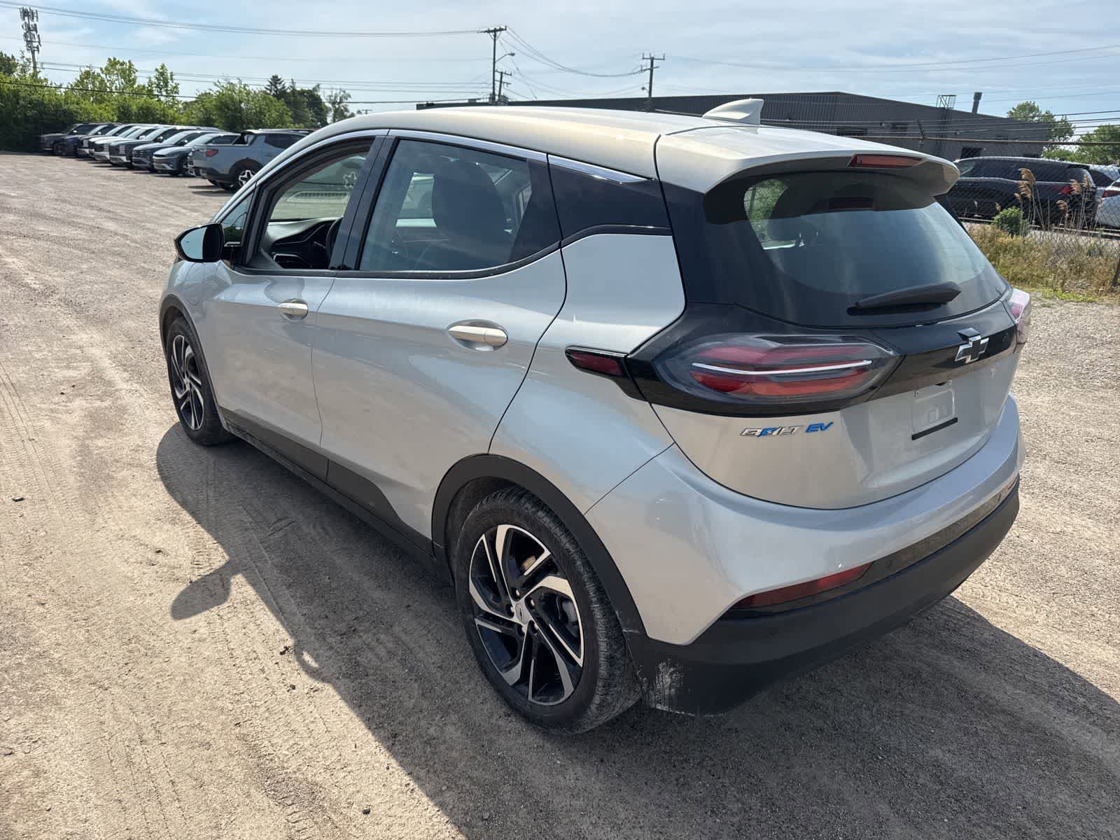 Used 2023 Chevrolet Bolt LT FWD image 2