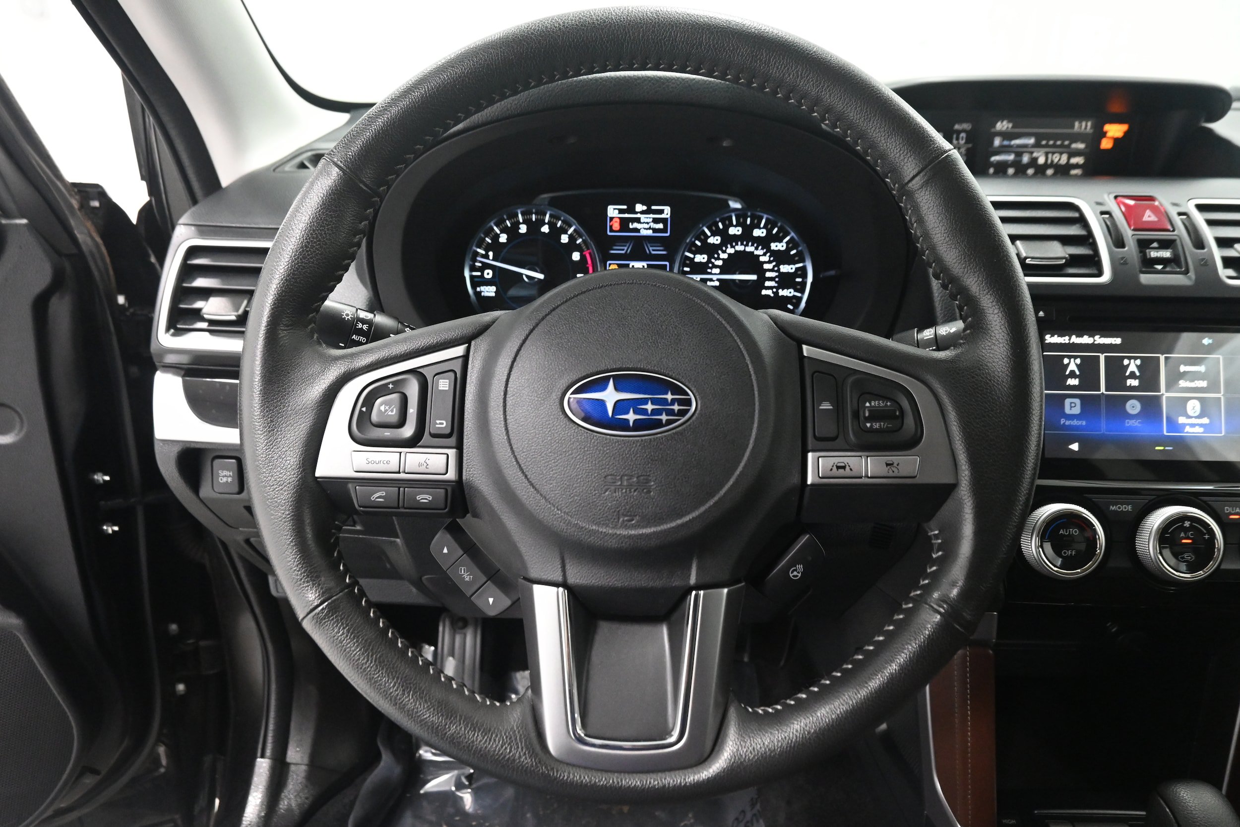 Used 2018 Subaru Forester 2.5i Touring w/ Popular Package #3B AWD/4WD image 8