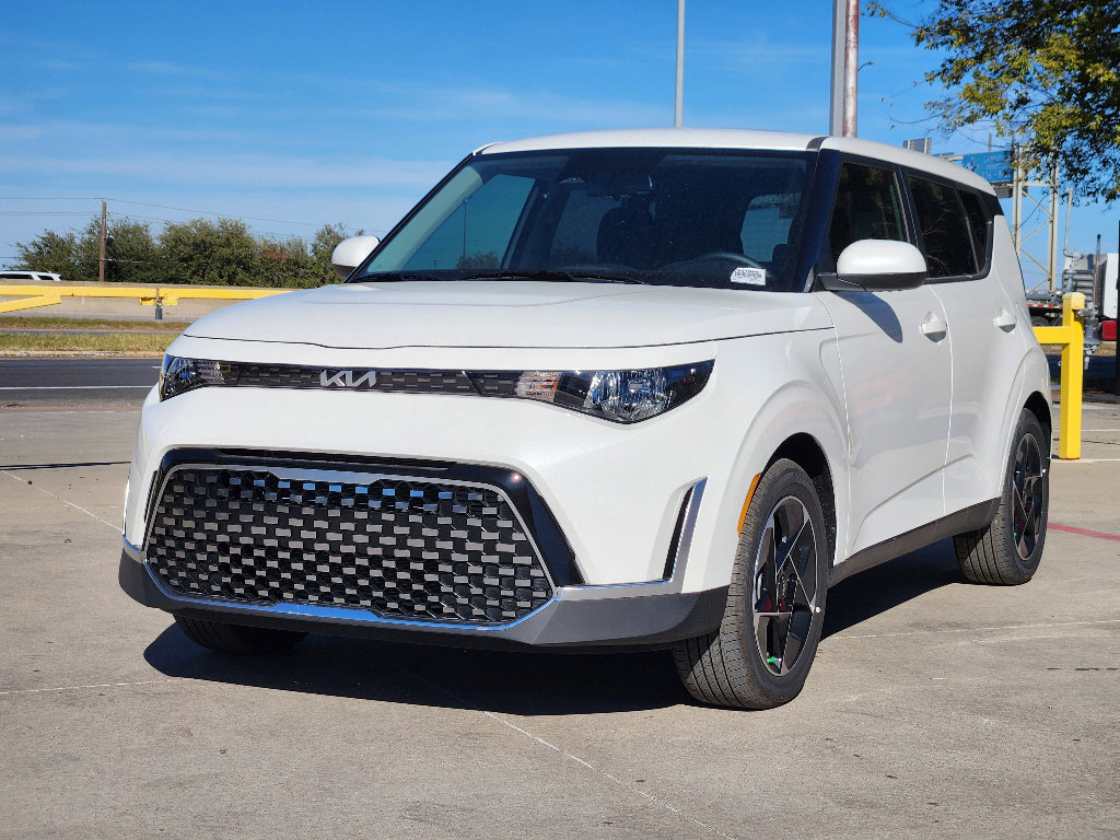New 2025 Kia Soul EX image 2