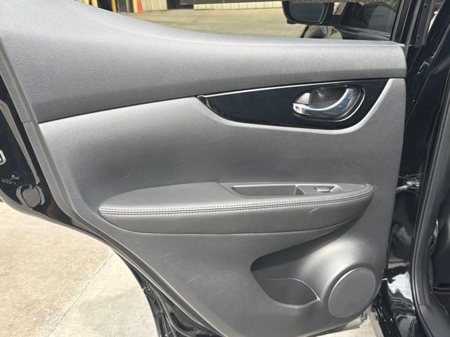 Used 2022 Nissan Rogue Sport SL w/ Premium Package FWD image 13