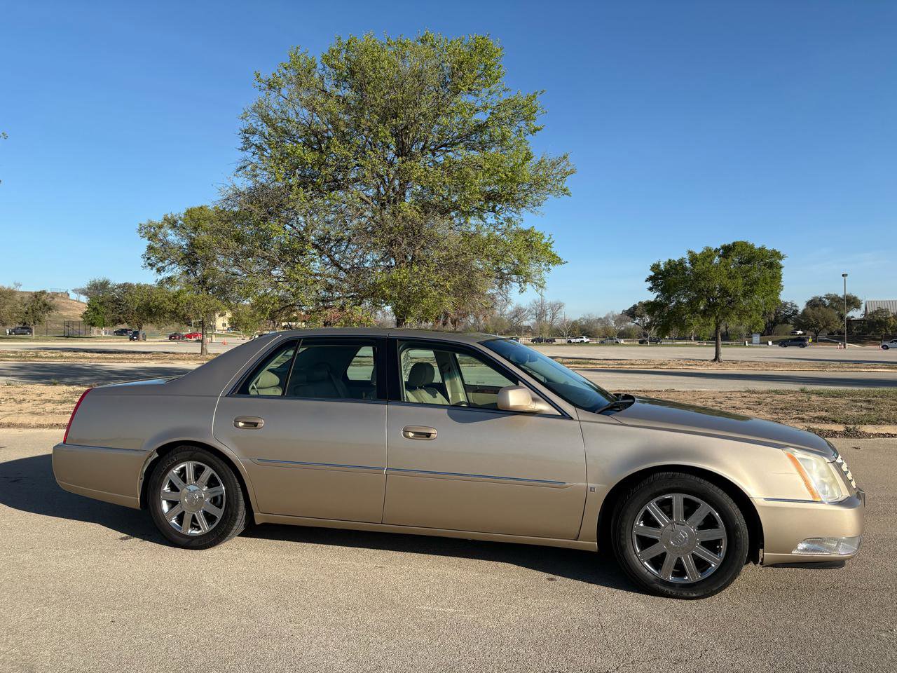 Used 2006 Cadillac DTS Performance image 46