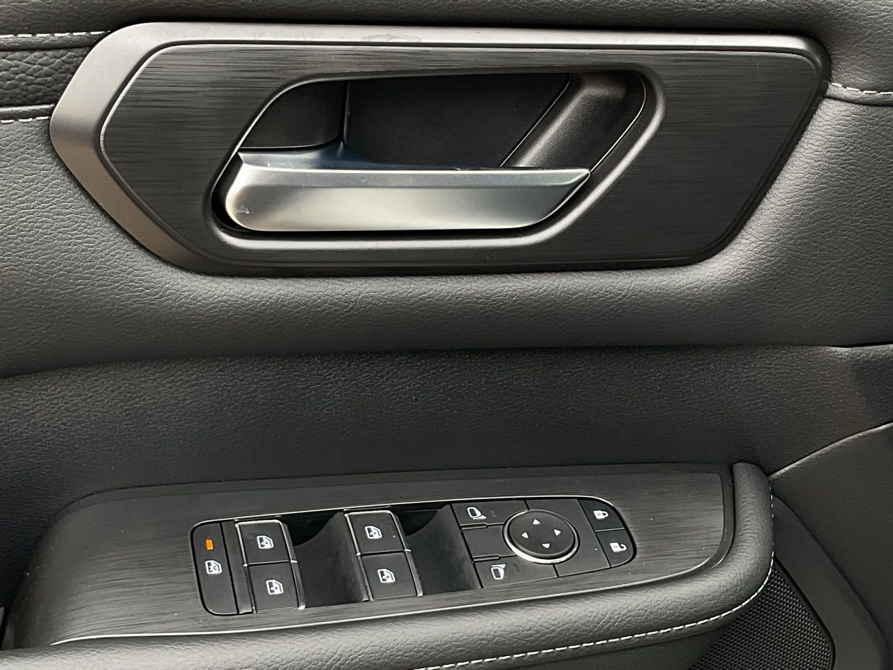 New 2026 Nissan Armada SV image 11