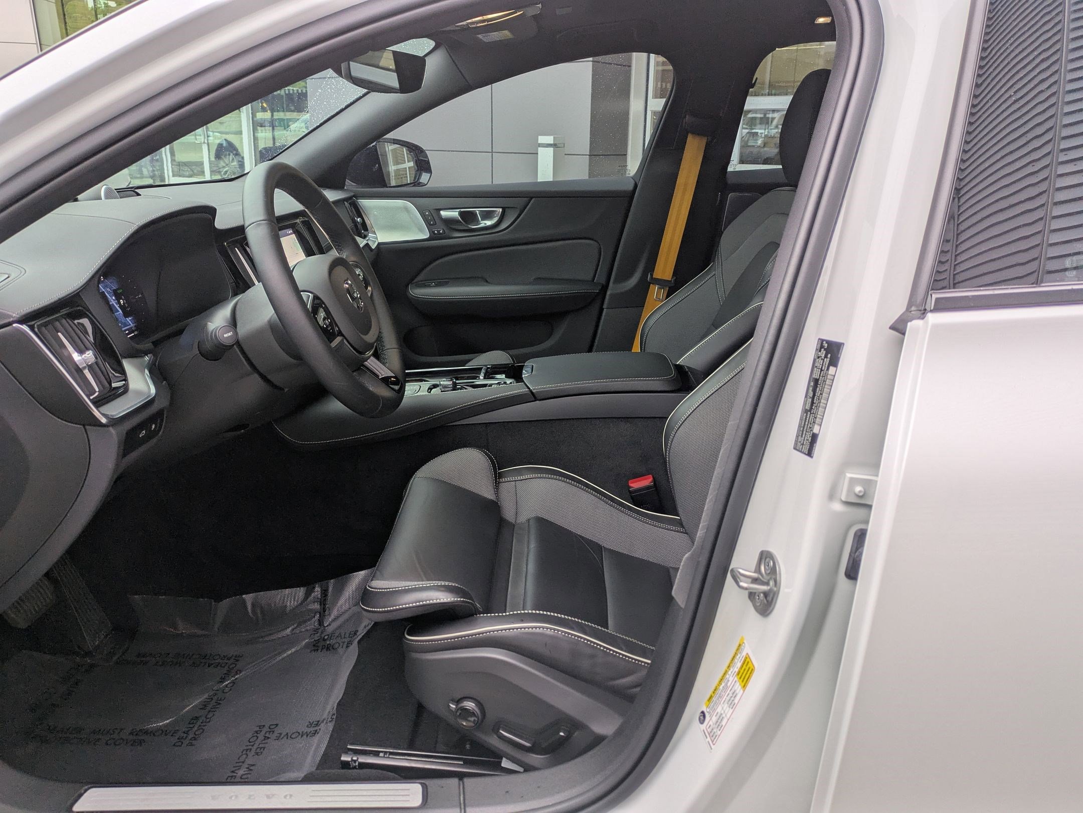 Used 2025 Volvo V60 T8 Polestar image 15